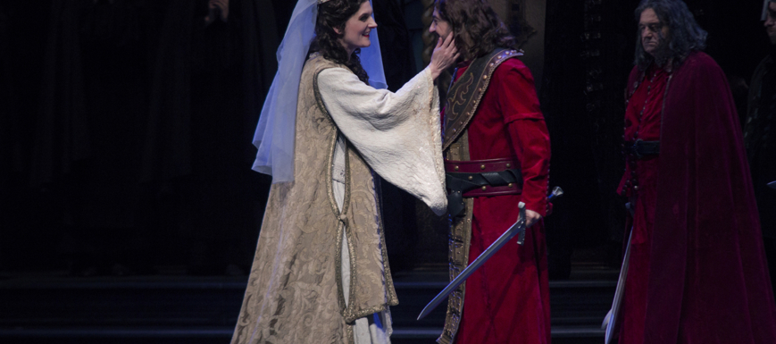 Escena de Il Trovatore, de la Compañía Ópera 2001