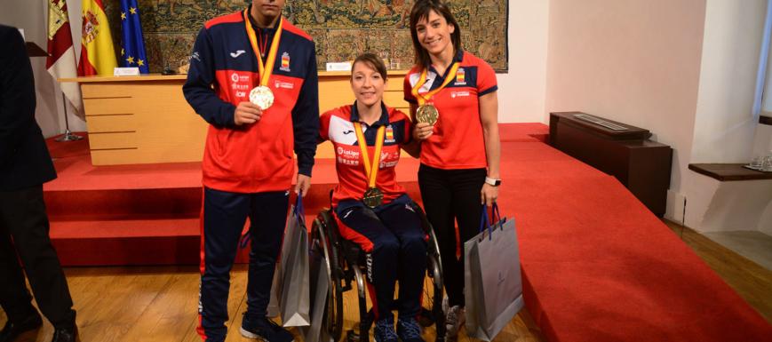 Antonio Gutiérrez, Isabel Fernández y Sandra Sánchez, homenajeados en el Palacio de Fuensalida