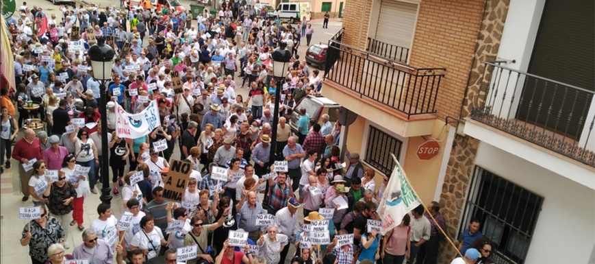 Manifestación en Torrenueva contra la minería de tierras raras