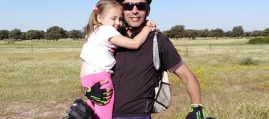 Manuel Castilleja, con su hija Daniela en pleno reto