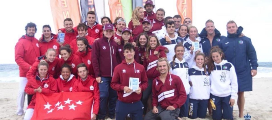 Castilla-La Mancha (en el centro), campeones de España de salvamento y socorrismo