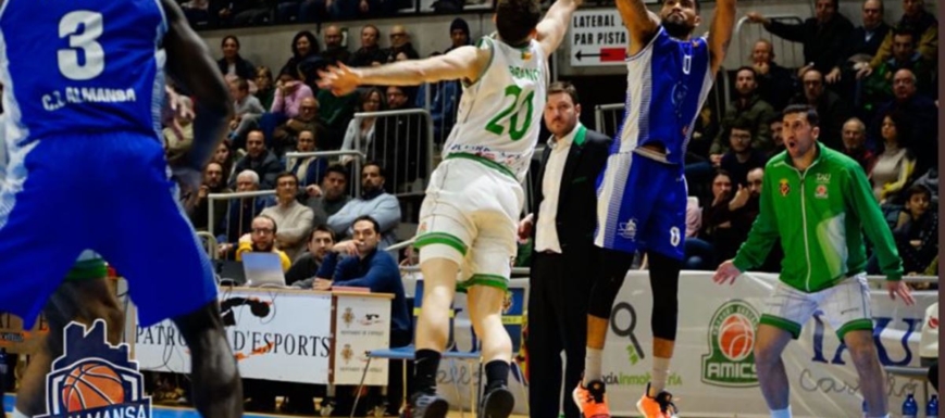 Afanion Almansa no pudo evitar la derrota ante TAU Castelló